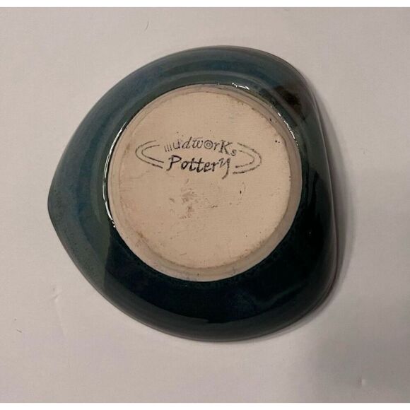 MudWorks USA Pottery Heart Shaped Dish Multi Color - Picture 3 of 6